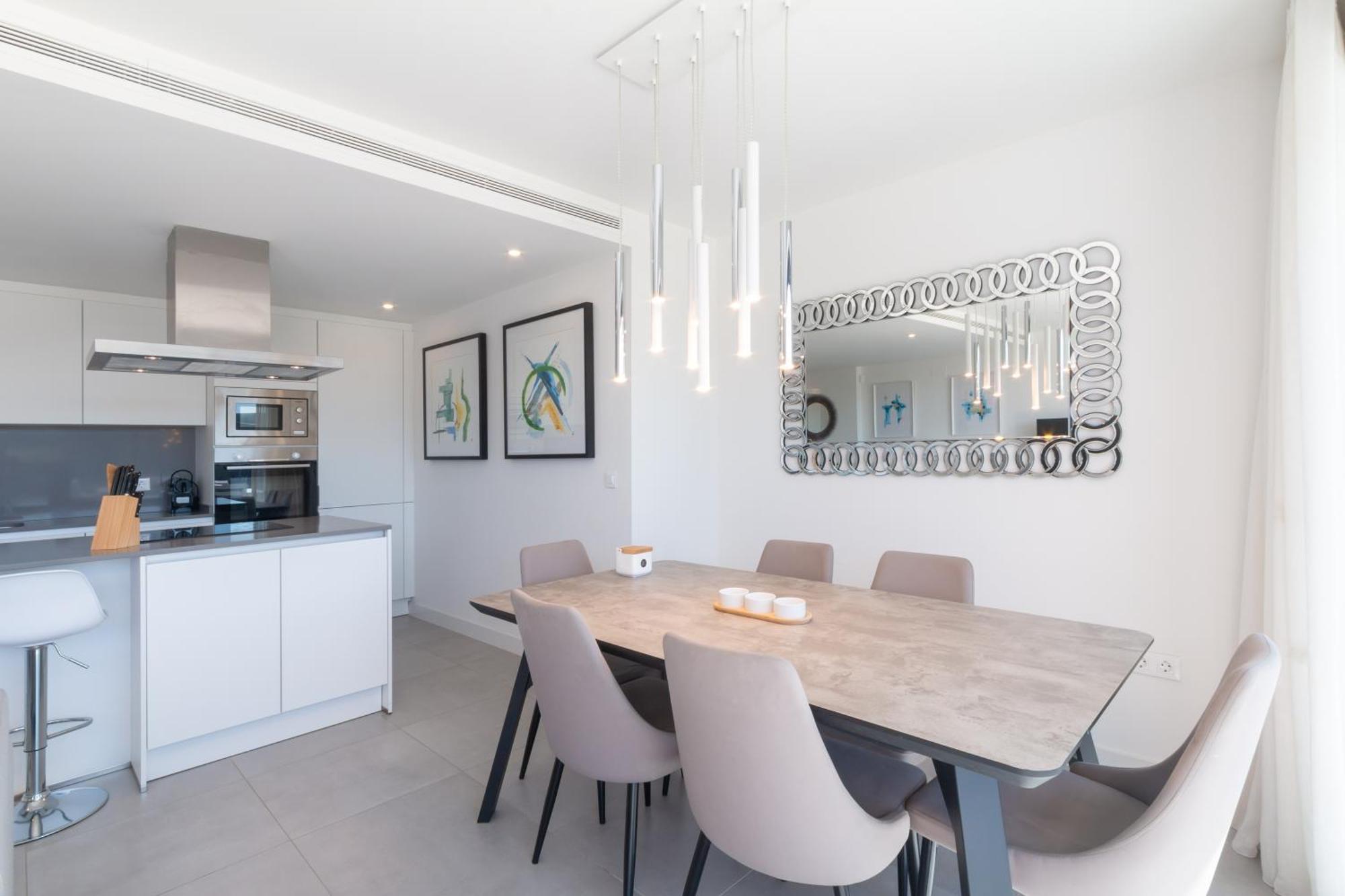 Oasis 325 First Floor Apartamento Estepona