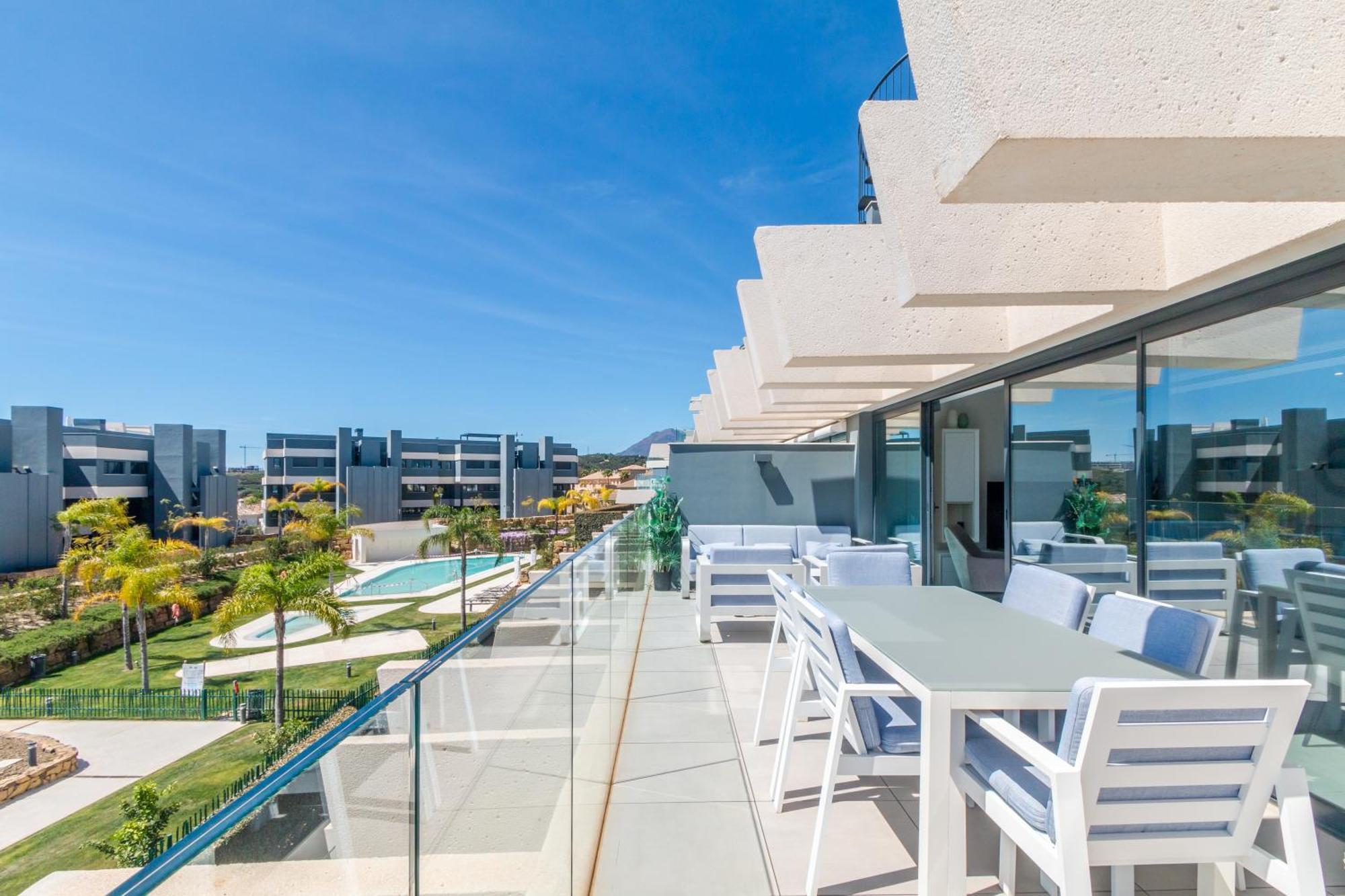 Oasis 325 First Floor Apartamento Estepona